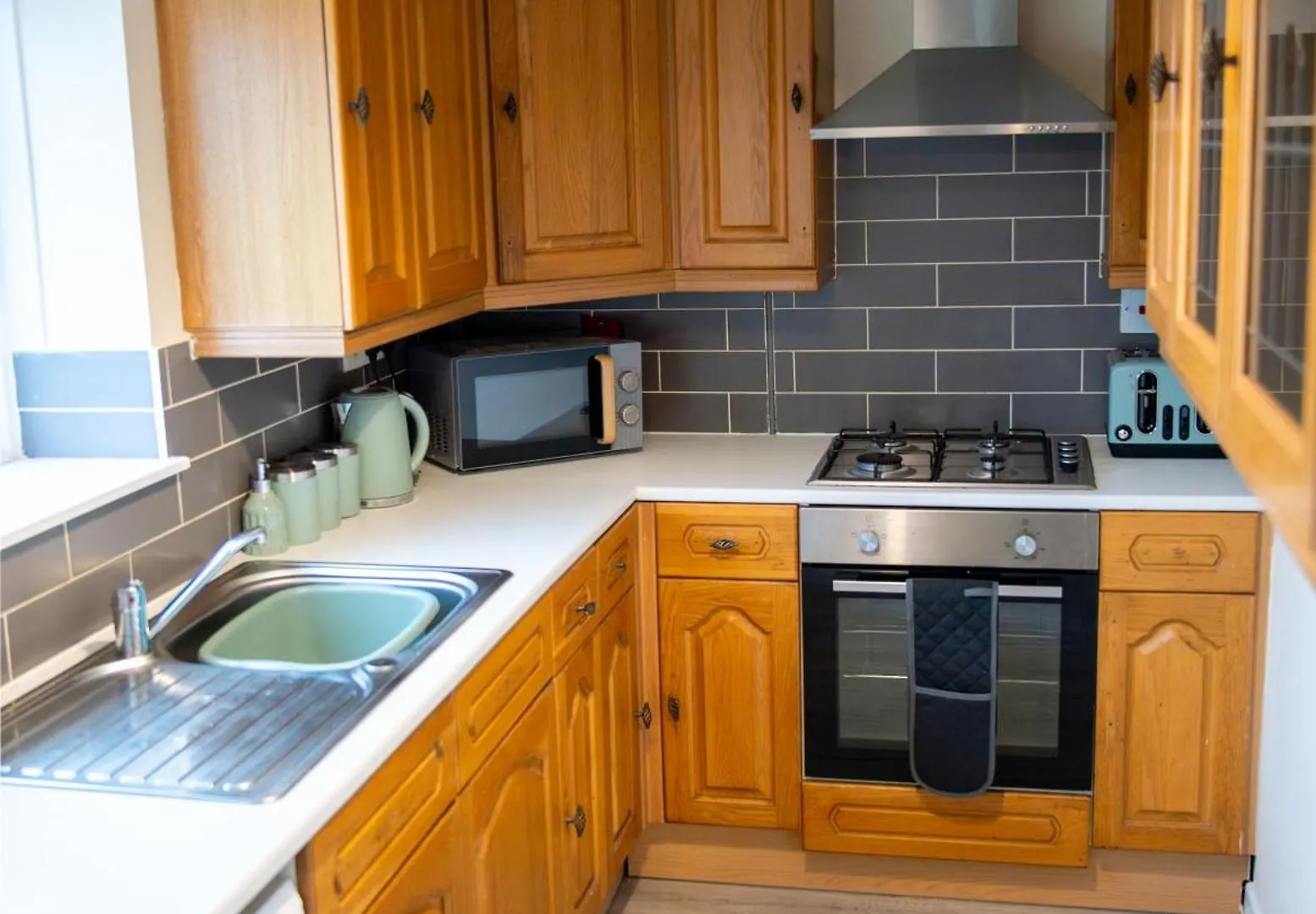 度假居 Spacious 4-Bedroom Home With Free Parking - Ideal For Those Working In 斯旺西