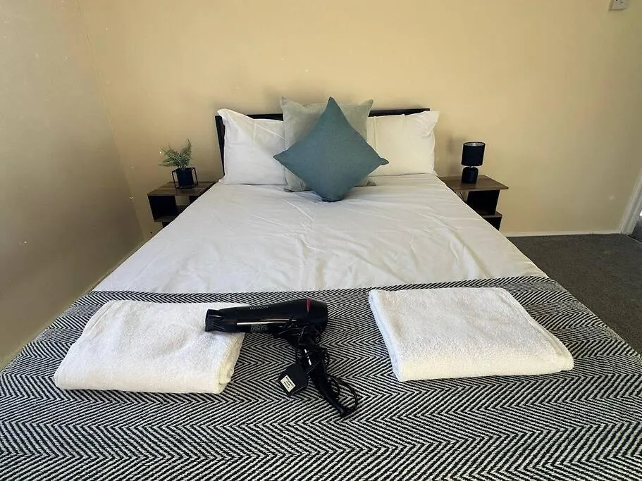 Holiday home Spacious 4-Bedroom Home With Free Parking - Ideal For Those Working In Swansea United Kingdom