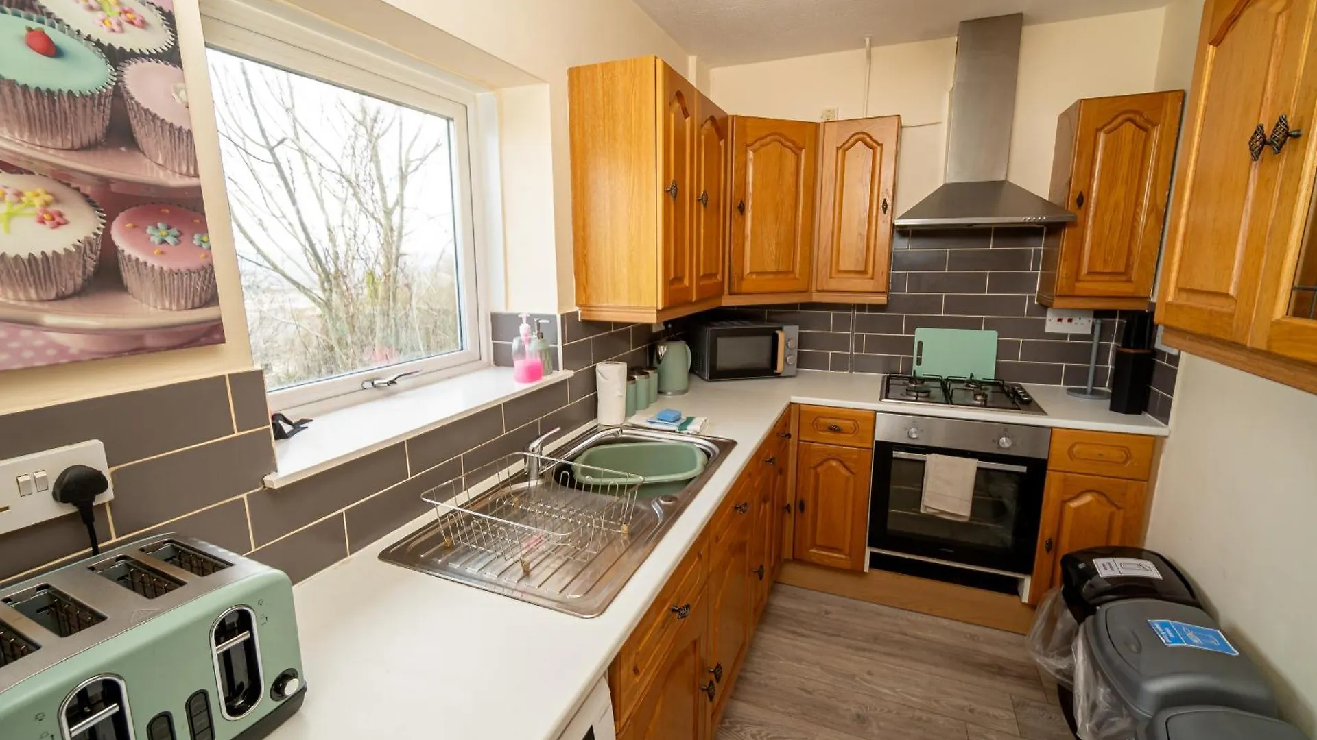 Spacious 4-Bedroom Home With Free Parking - Ideal For Those Working In Swansea 0*,  United Kingdom